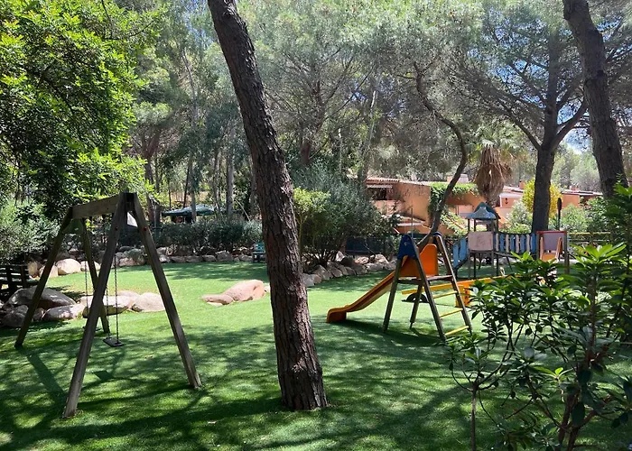 Tommy's House Pinus Village Chia Nyaraló Fort Village